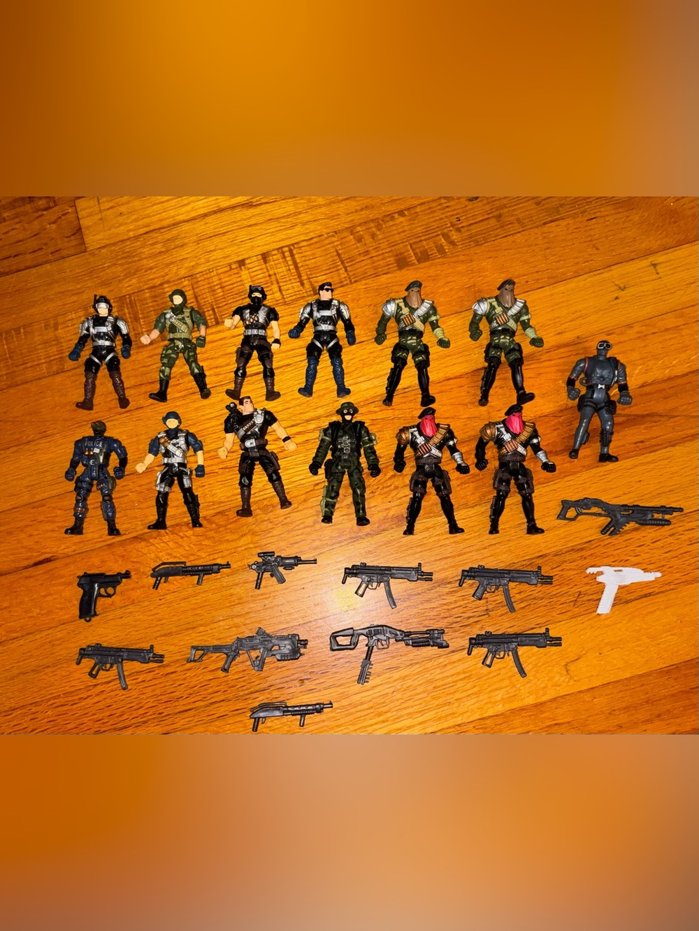 Chap Mei Soldier Force Lot 13 Figurines & 12 Guns Good Condition